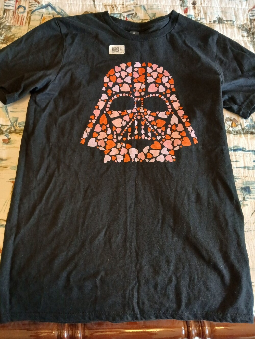 Darth Vader Red Heart Black T NWT